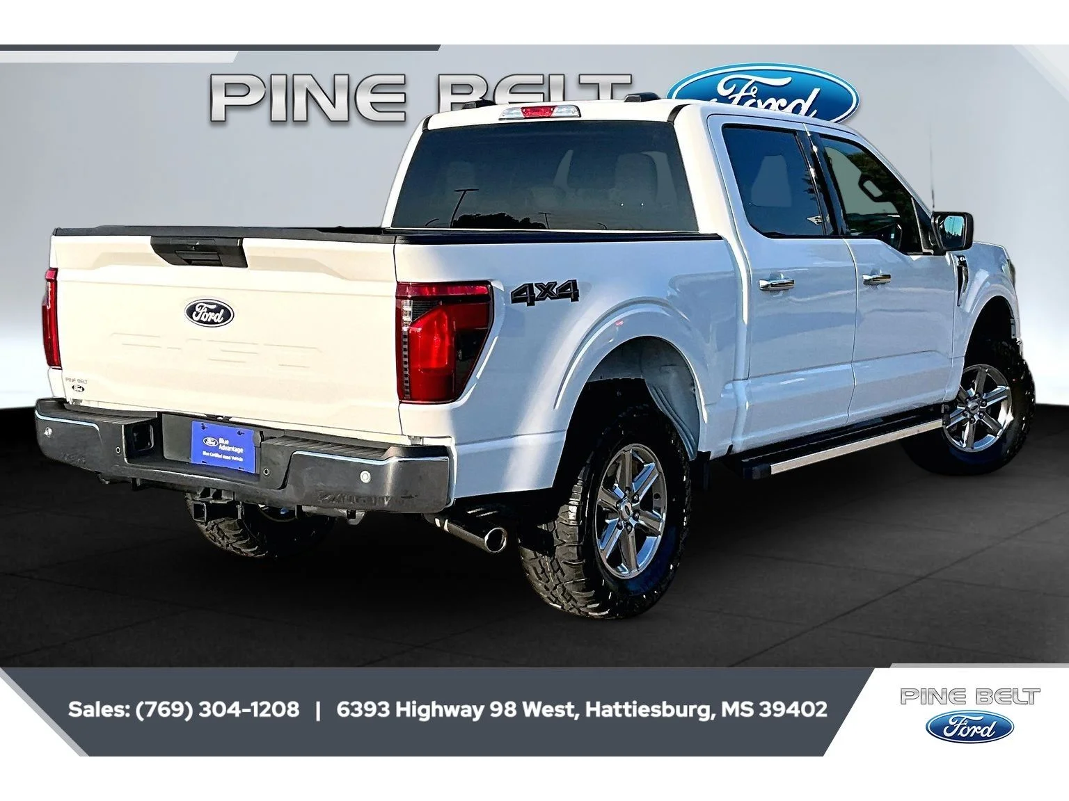 Used 2025 Oxford White Ford XLT image 11