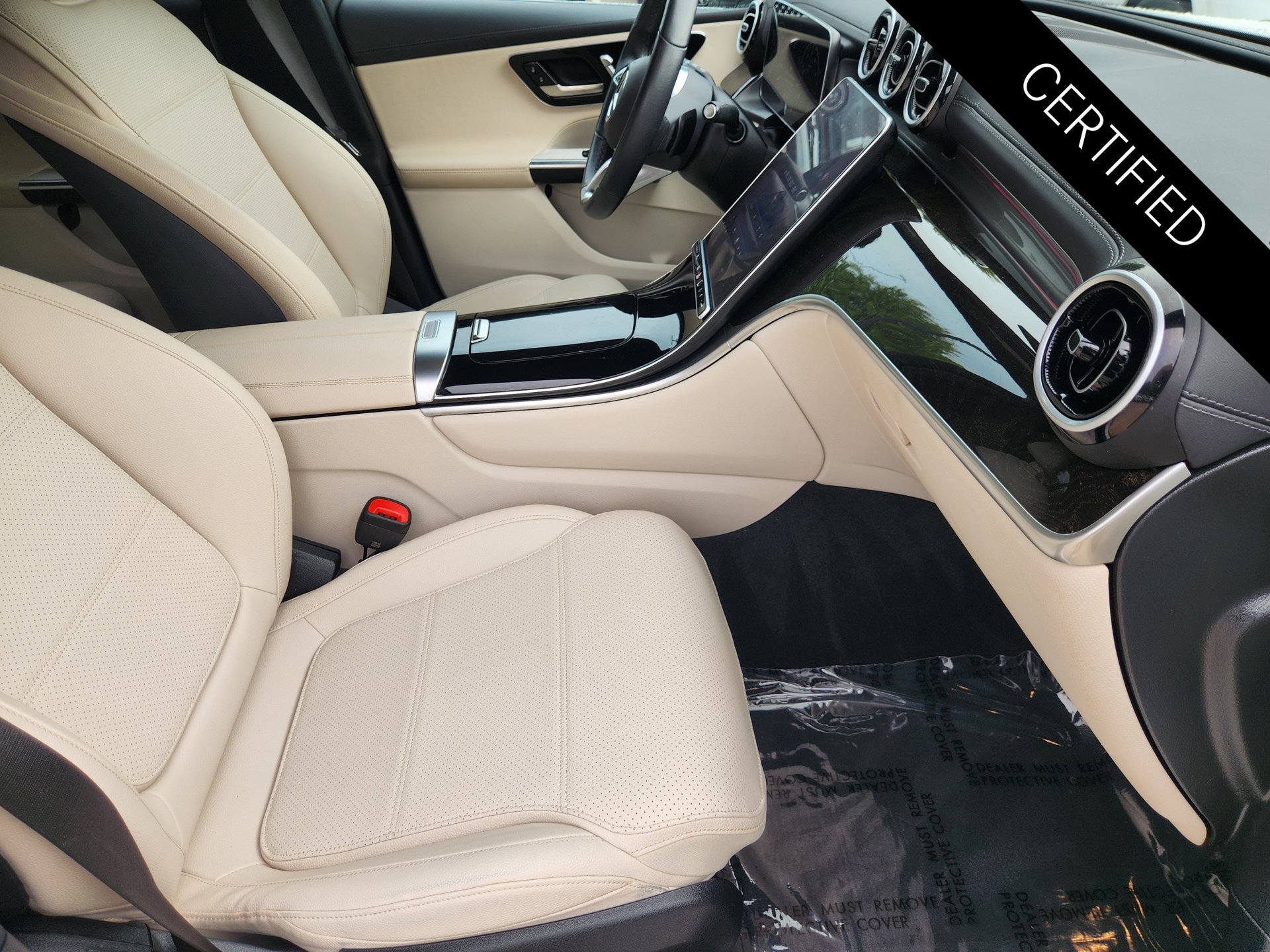 Certified Used 2023 Polar White Mercedes-Benz GLC 300 image 3