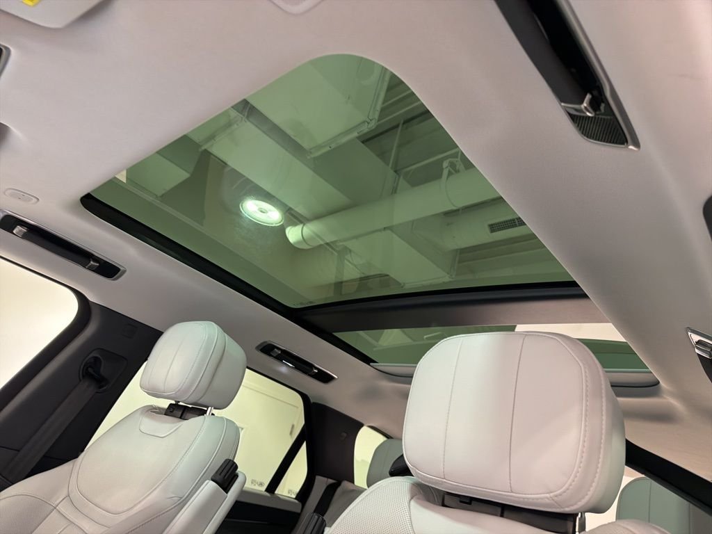 Certified Used 2023 Fuji White Land Rover SE image 19