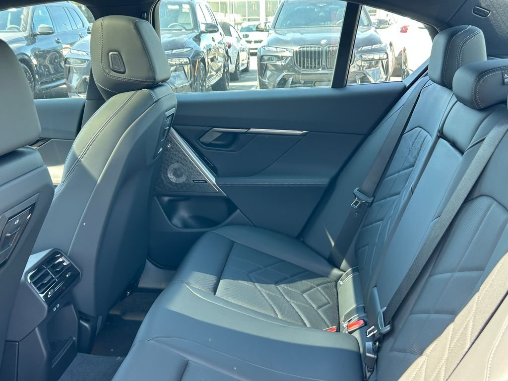 New 2027 Black Sapphire Metallic BMW 540i xDrive image 30