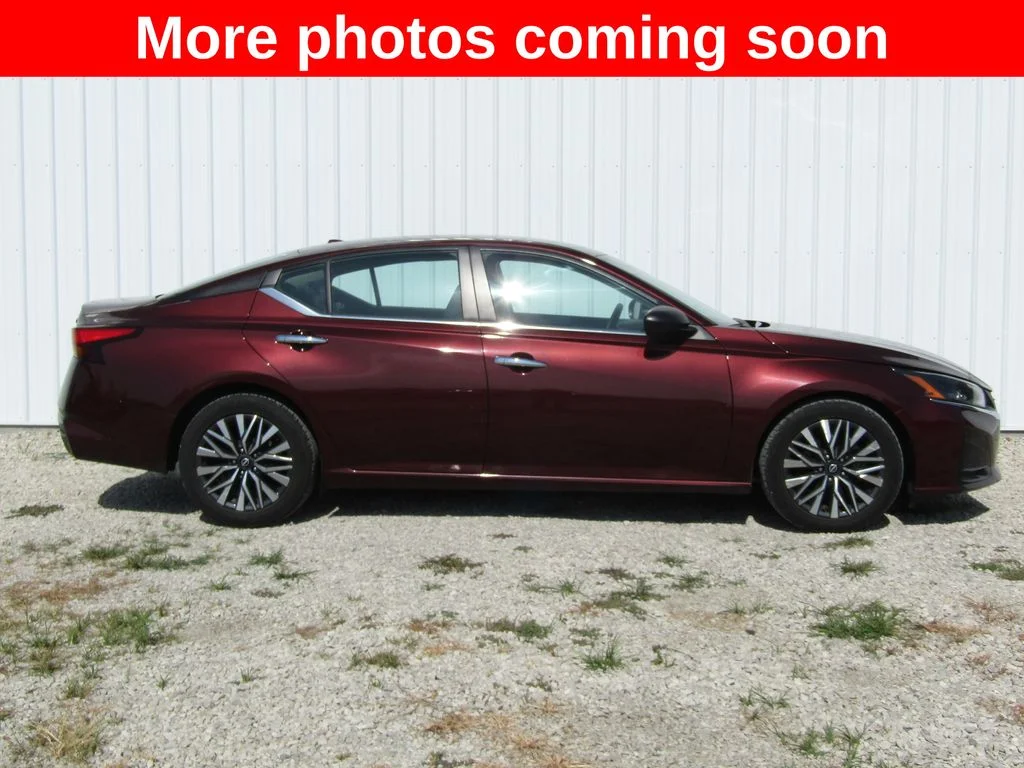 Used 2024 Red Nissan 2.5 SV image 2