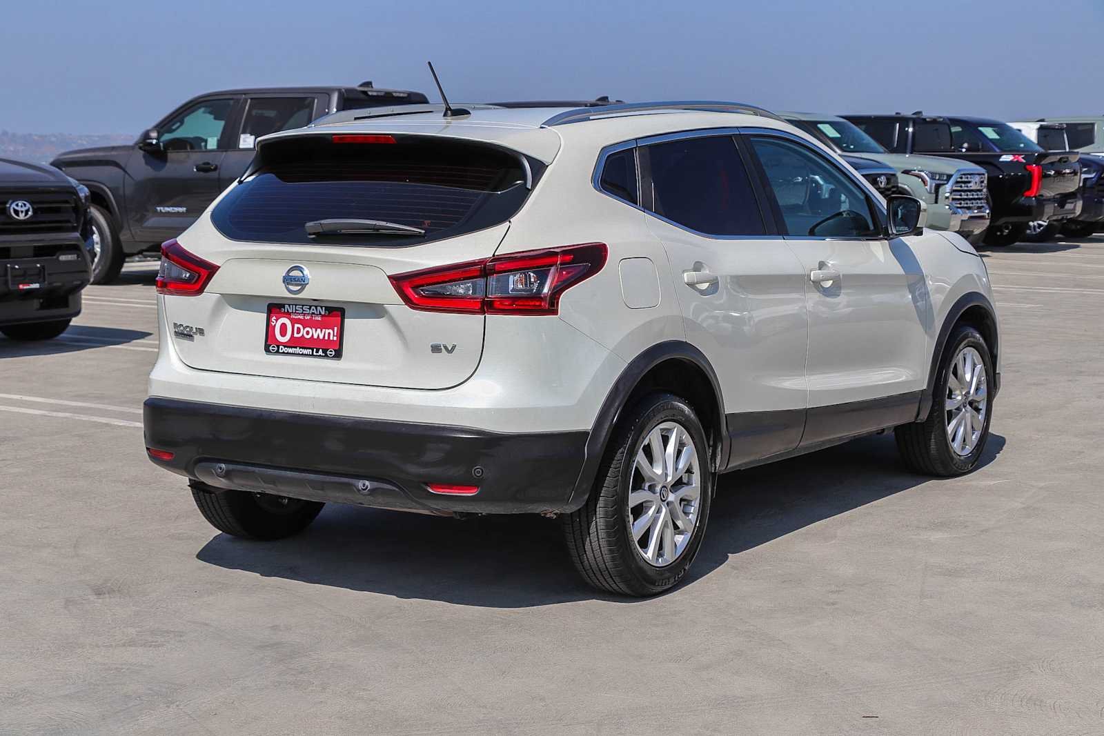 Used 2022 Pearl White Tricoat Nissan SV image 6