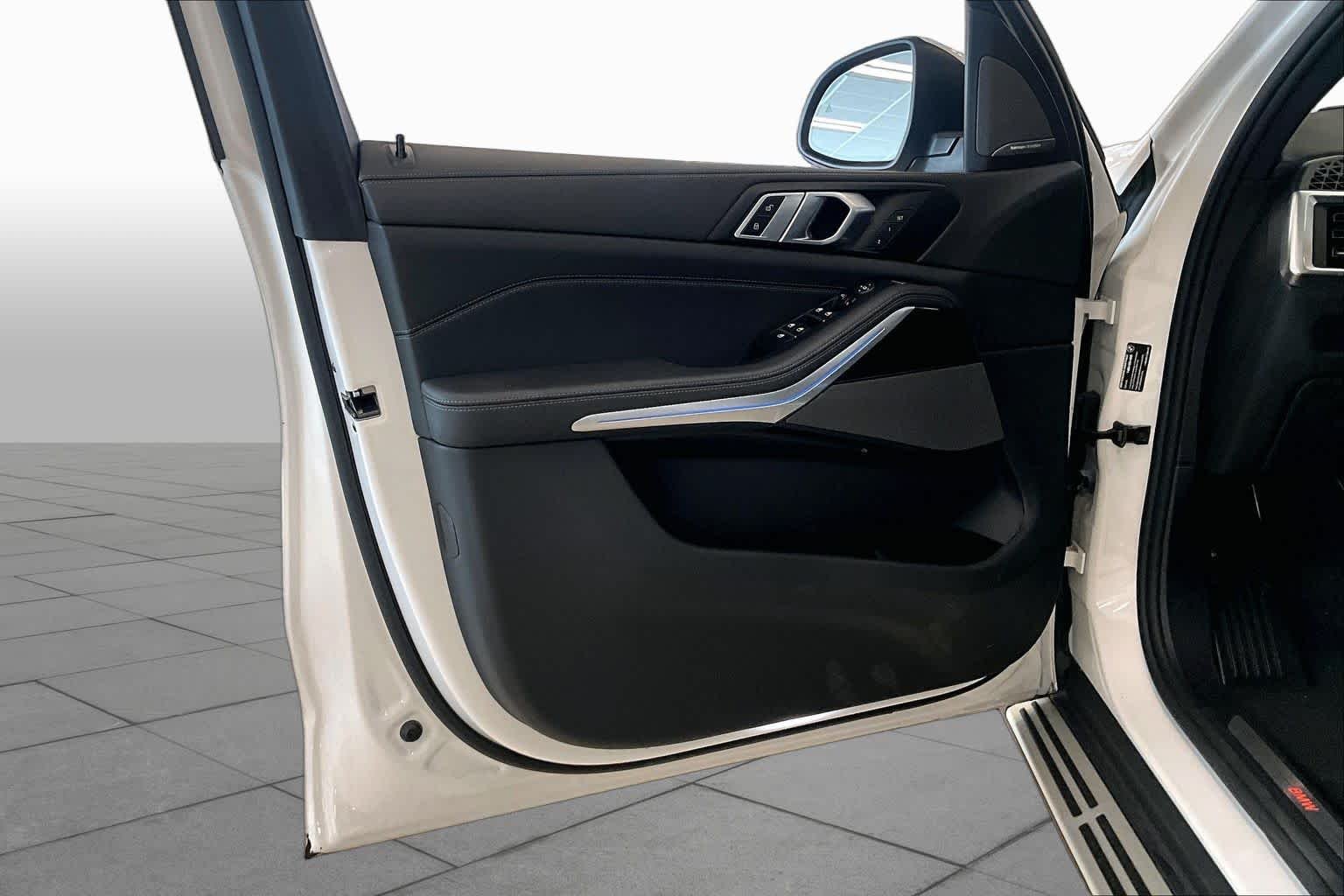 Used 2026 Alpine White BMW sDrive40i image 20