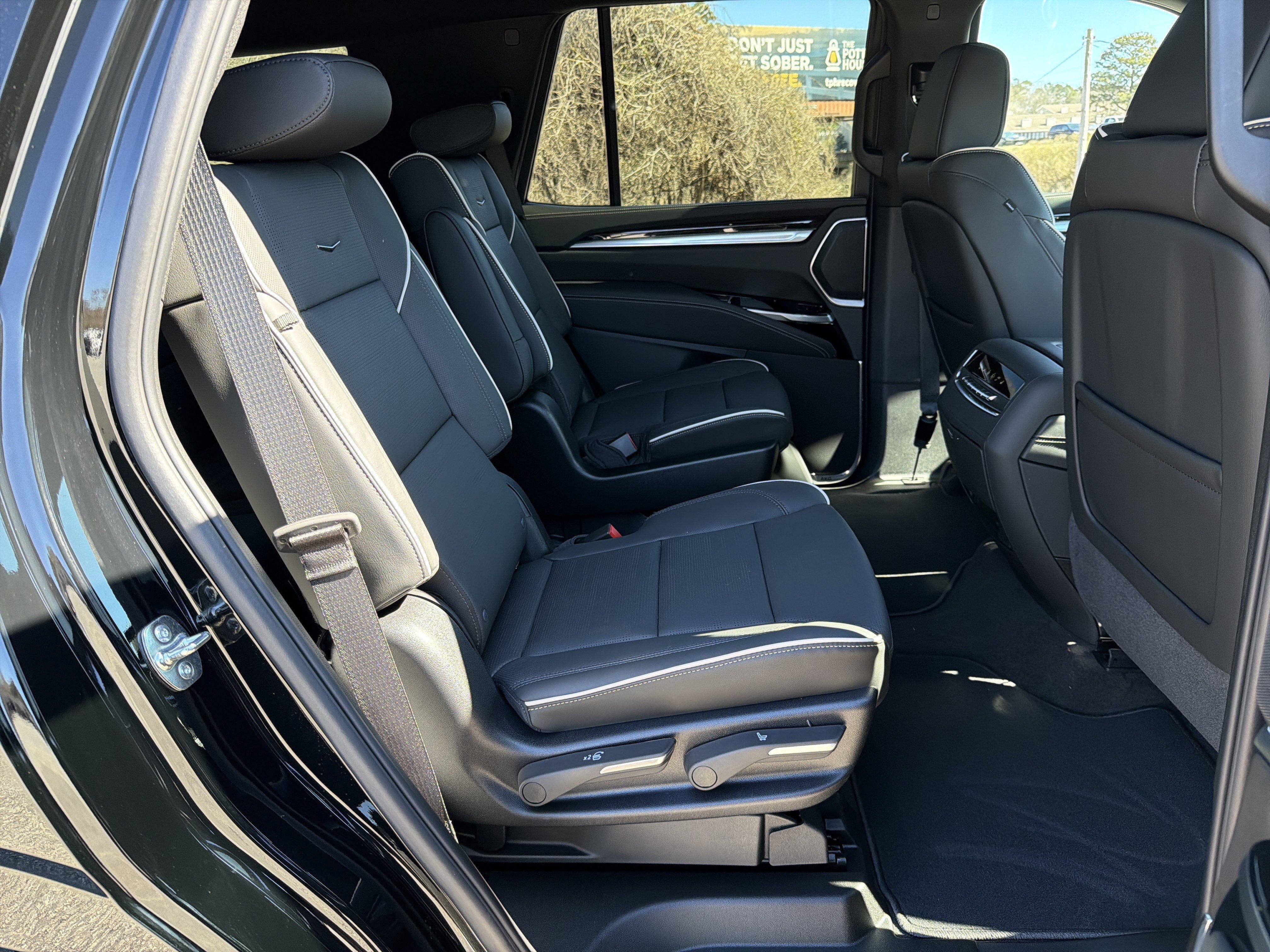 2026 Cadillac Escalade Luxury - Photo 18