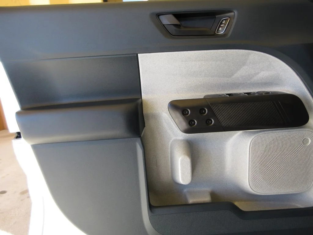 New 2026 Space White Metallic Ford XLT image 9