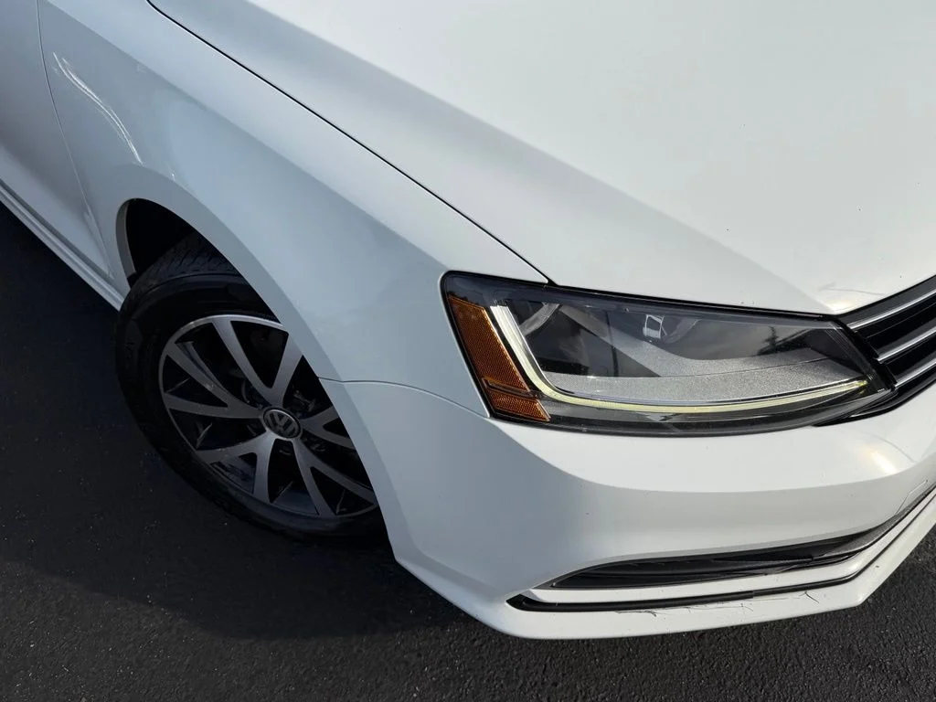 Used 2017 Volkswagen Jetta SE with VIN 3VWDB7AJXHM295710 for sale in Kirkland, WA