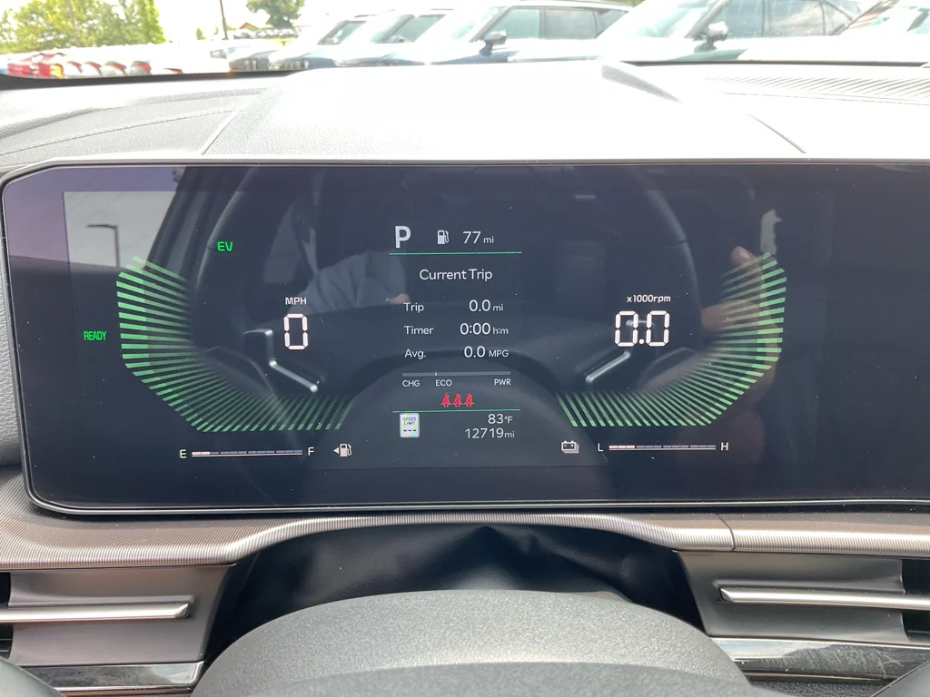 Used 2026 Wolf Gray Kia EX image 25