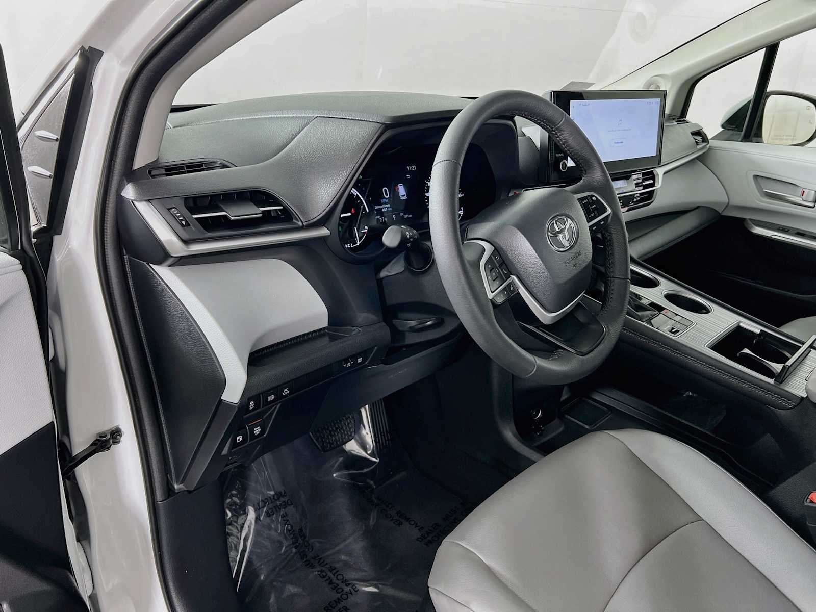 Certified Used 2026 Wind Chill Pearl Toyota XLE image 9