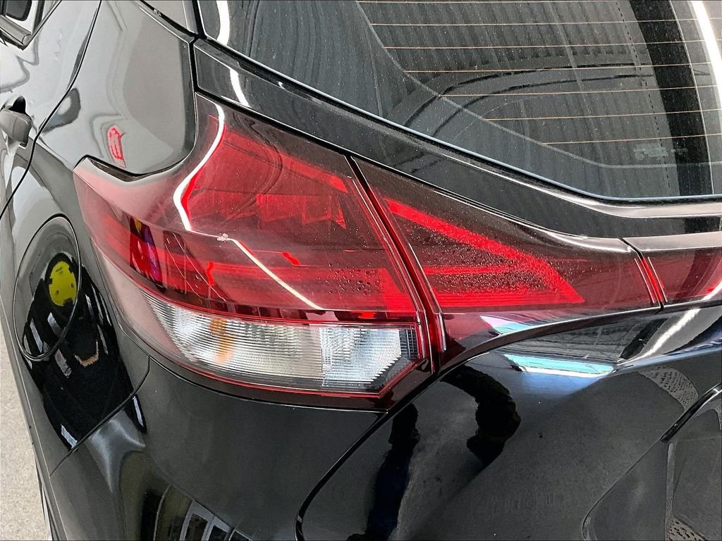 Used 2022 Super Black Nissan S image 31