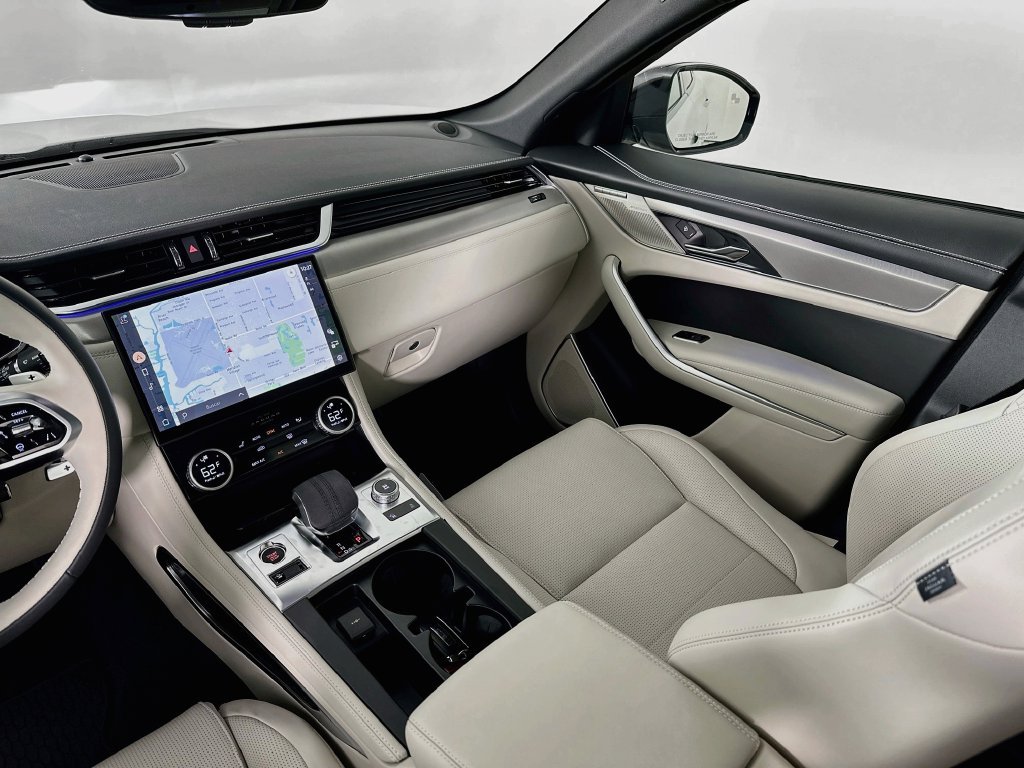 2026 Jaguar F-Pace R-Dynamic S - Photo 24