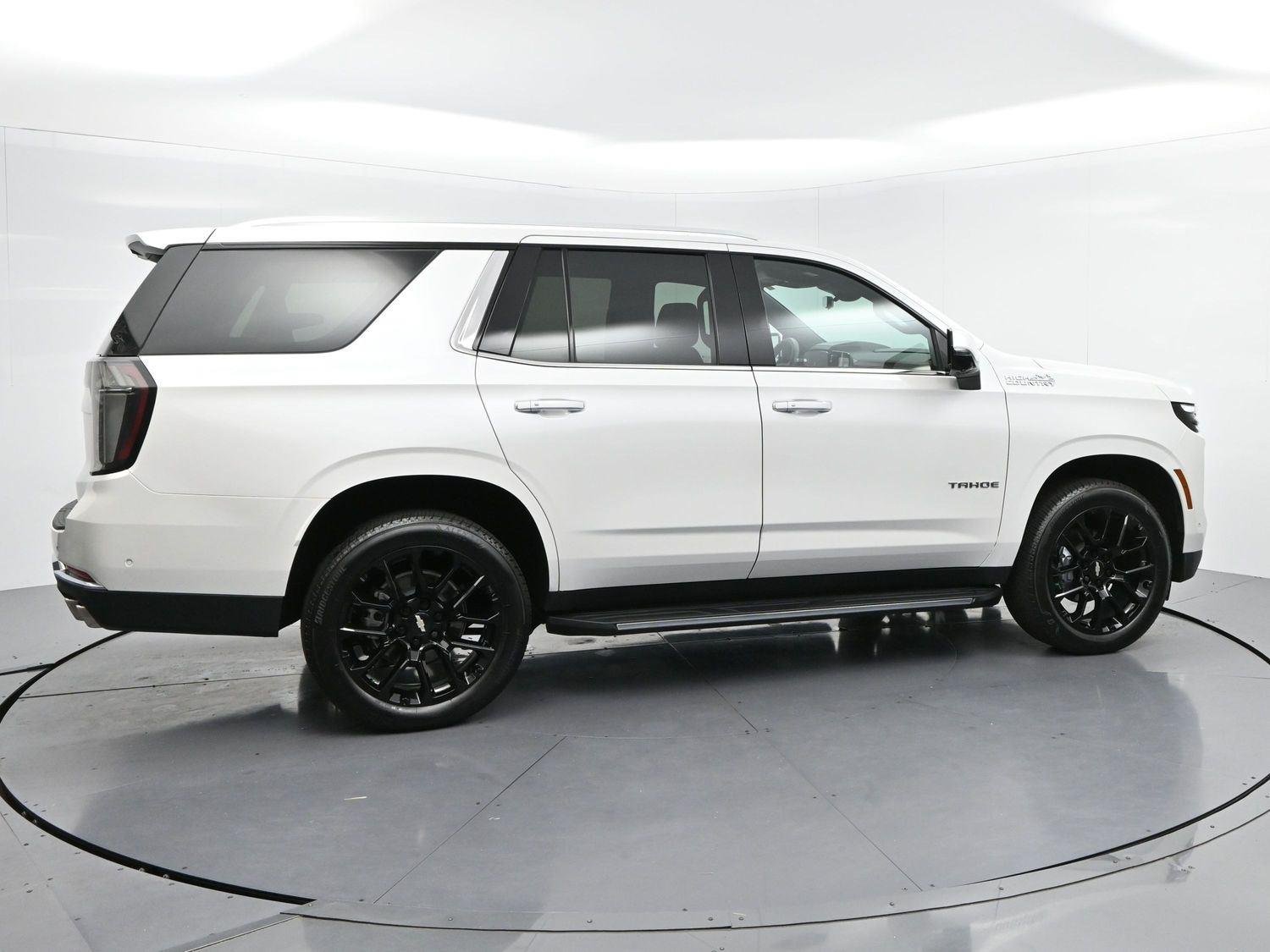 Used 2025 Iridescent Pearl Tricoat Chevrolet High Country image 8