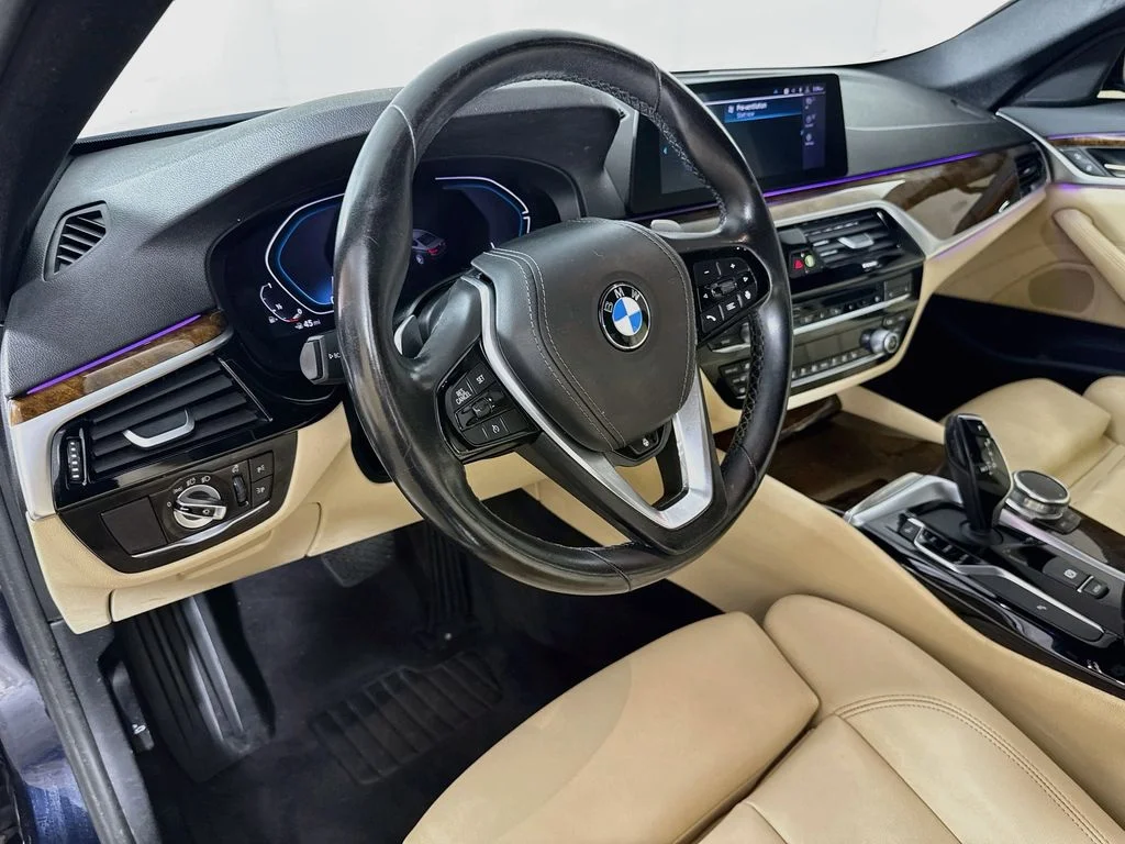 Used 2020 Blue BMW 530i xDrive image 5