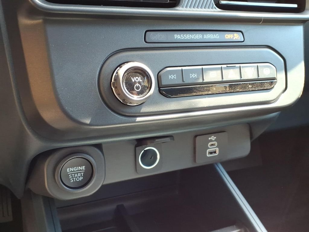 New 2026 Shadow Black Ford XLT image 21