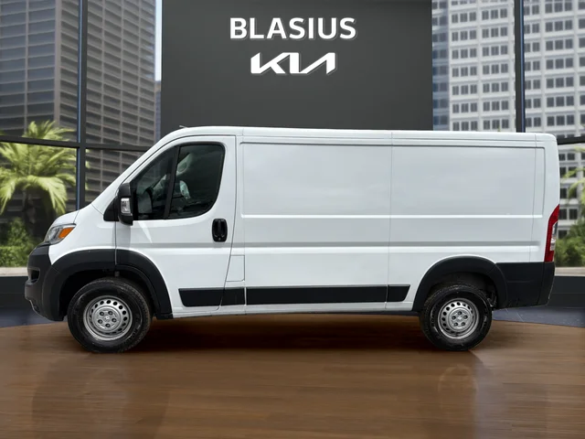 Used 2025 White Ram Base image 2