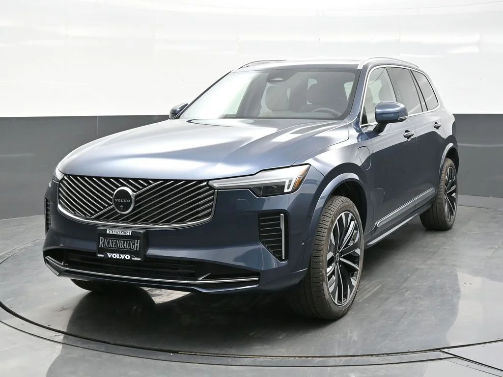 New 2026 Denim Blue Volvo T8 Plus image 2