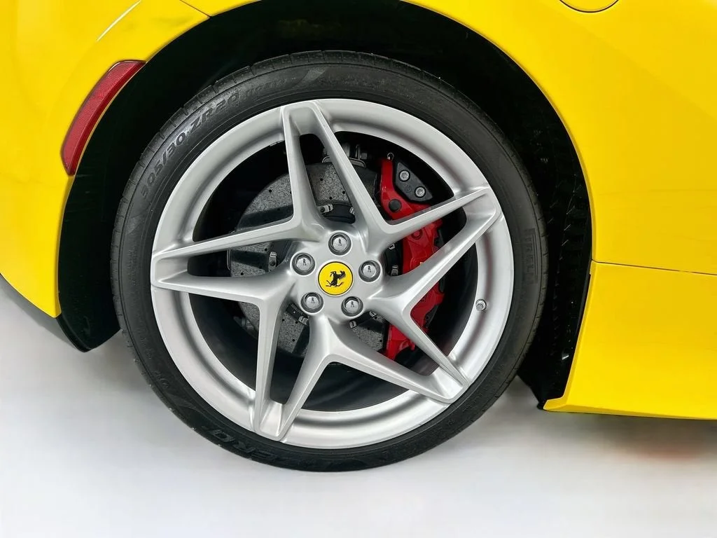 Used 2022 Giallo Modena Ferrari  image 36