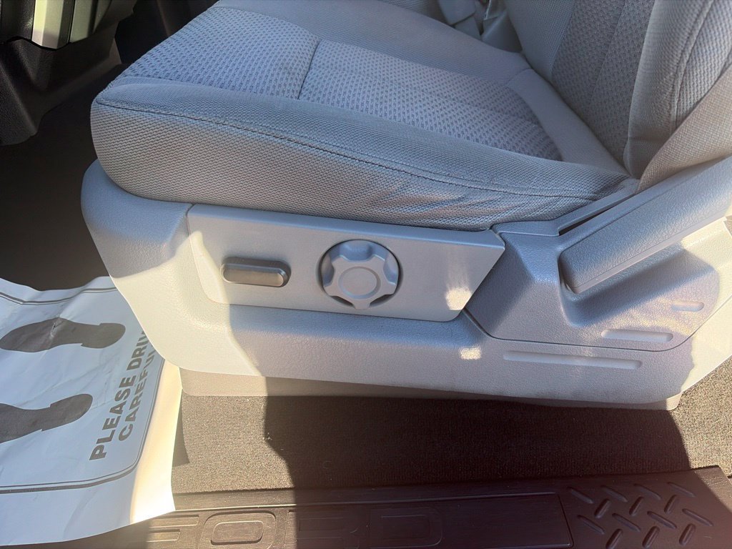 Used 2014 Red Ford XL image 16