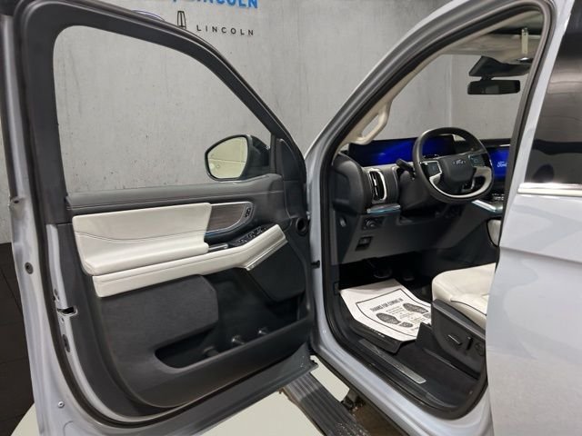 Used 2025 Gray Ford Platinum image 11