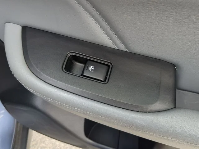Used 2018 Blue Subaru 2.5i image 37