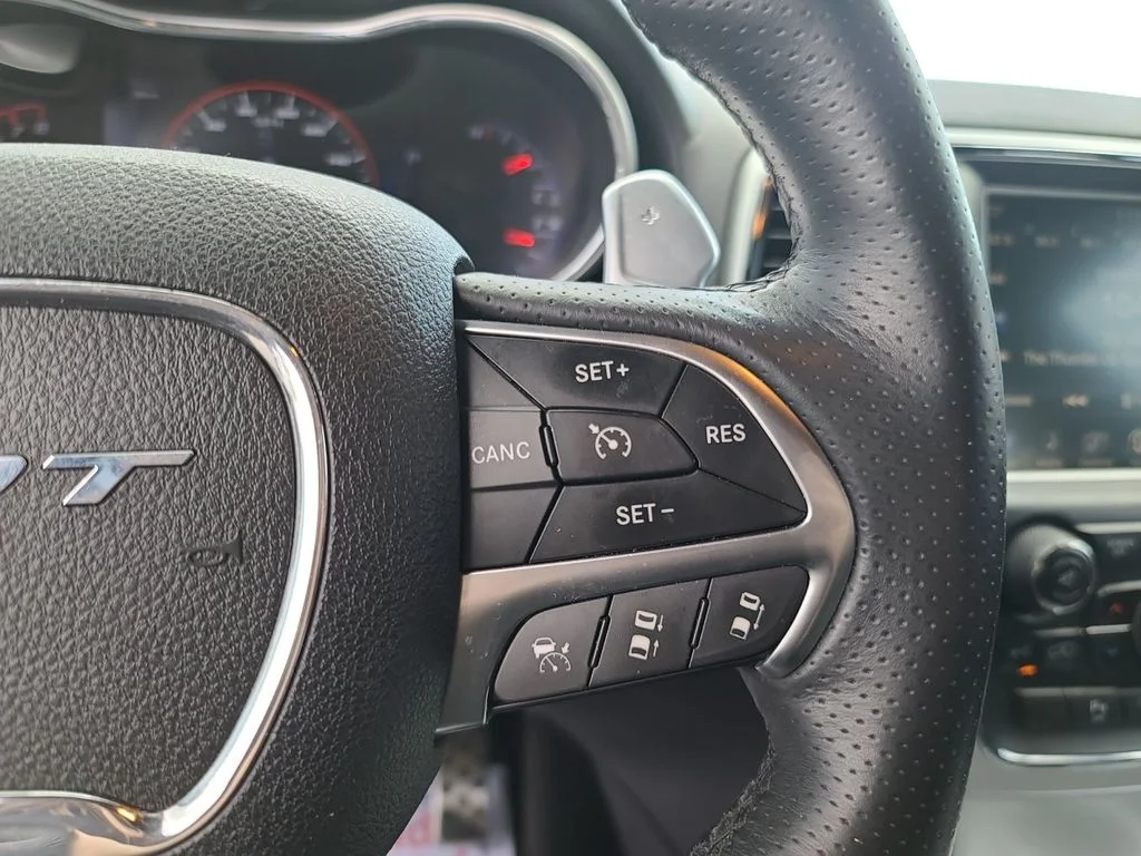 Used 2015 Silver Jeep SRT image 29