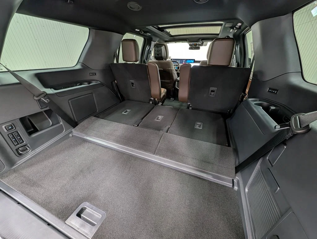 New 2027 Star White Metallic Tri-Coat Ford King Ranch® image 24