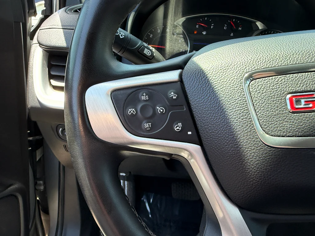 Used 2024 Sterling Metallic GMC SLT image 15