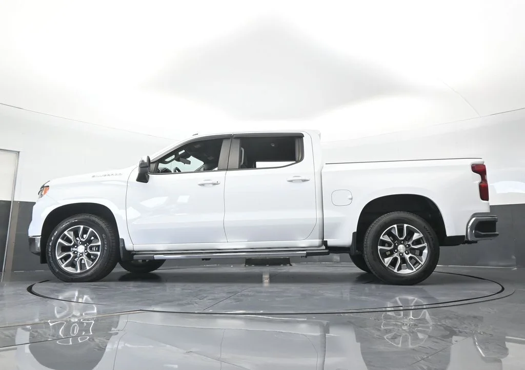 Used 2022 Summit White Chevrolet LT image 57
