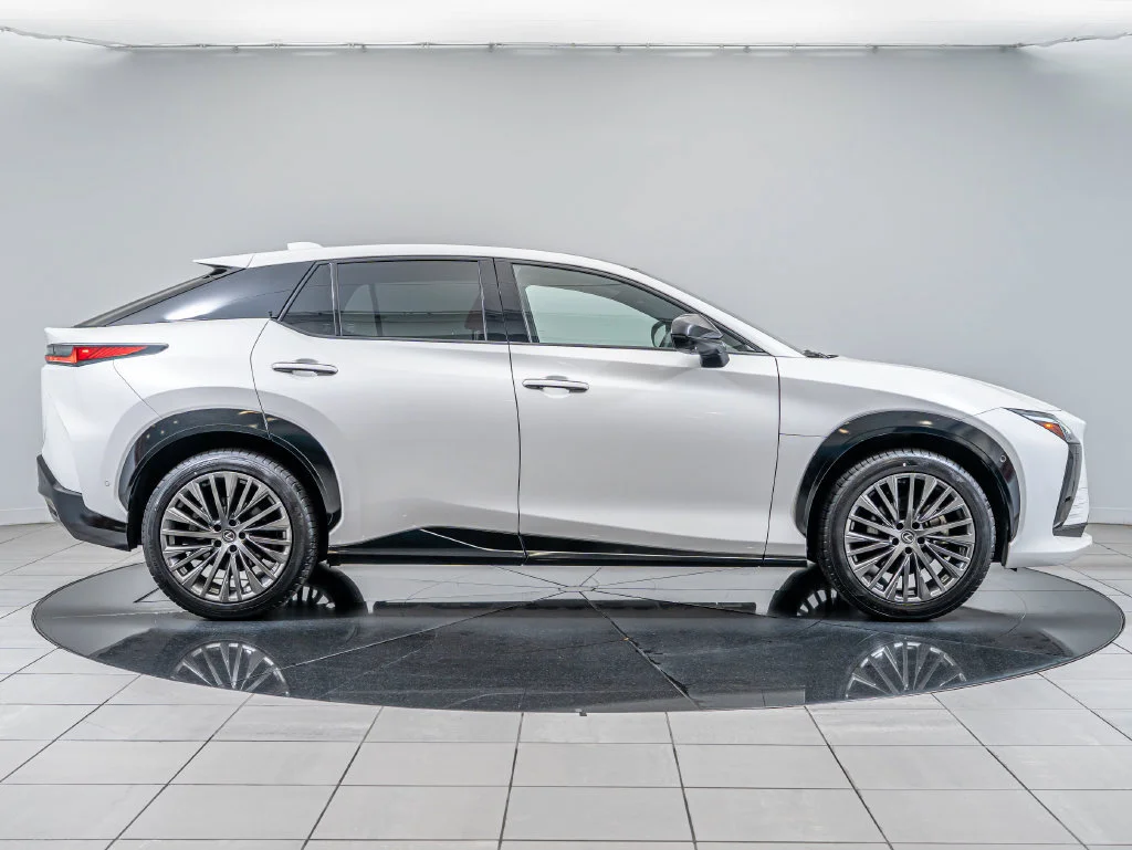 Used 2023 EMINENT WHITE PEARL Lexus 450e Luxury image 11