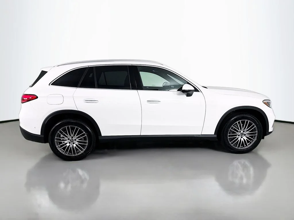 New 2026 Polar White Mercedes-Benz GLC 300 image 8