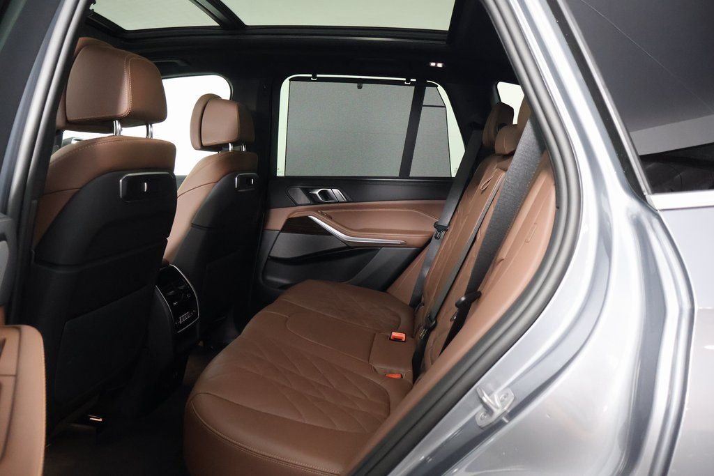 New 2026 Skyscraper Grey Metallic BMW xDrive40i image 6