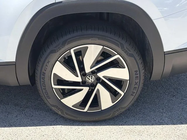 New 2026 White/off-white Volkswagen 2.0T SE w/Technology image 5