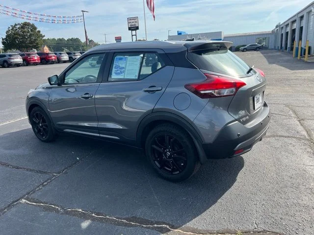 Used 2020 Gray Nissan SR image 33