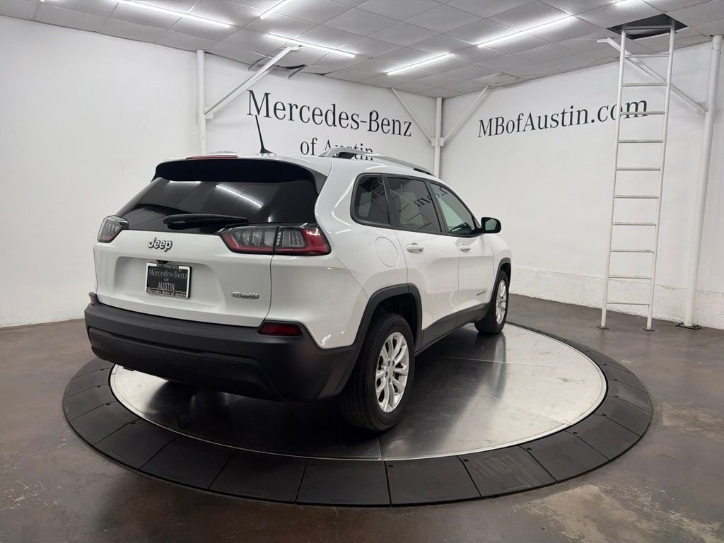 Used 2020 White Jeep Latitude image 7