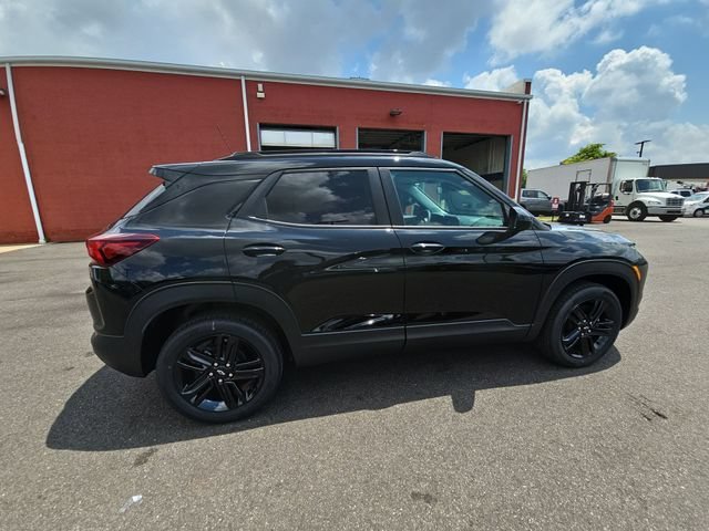 New 2026 Mosaic Black Metallic Chevrolet LT image 10