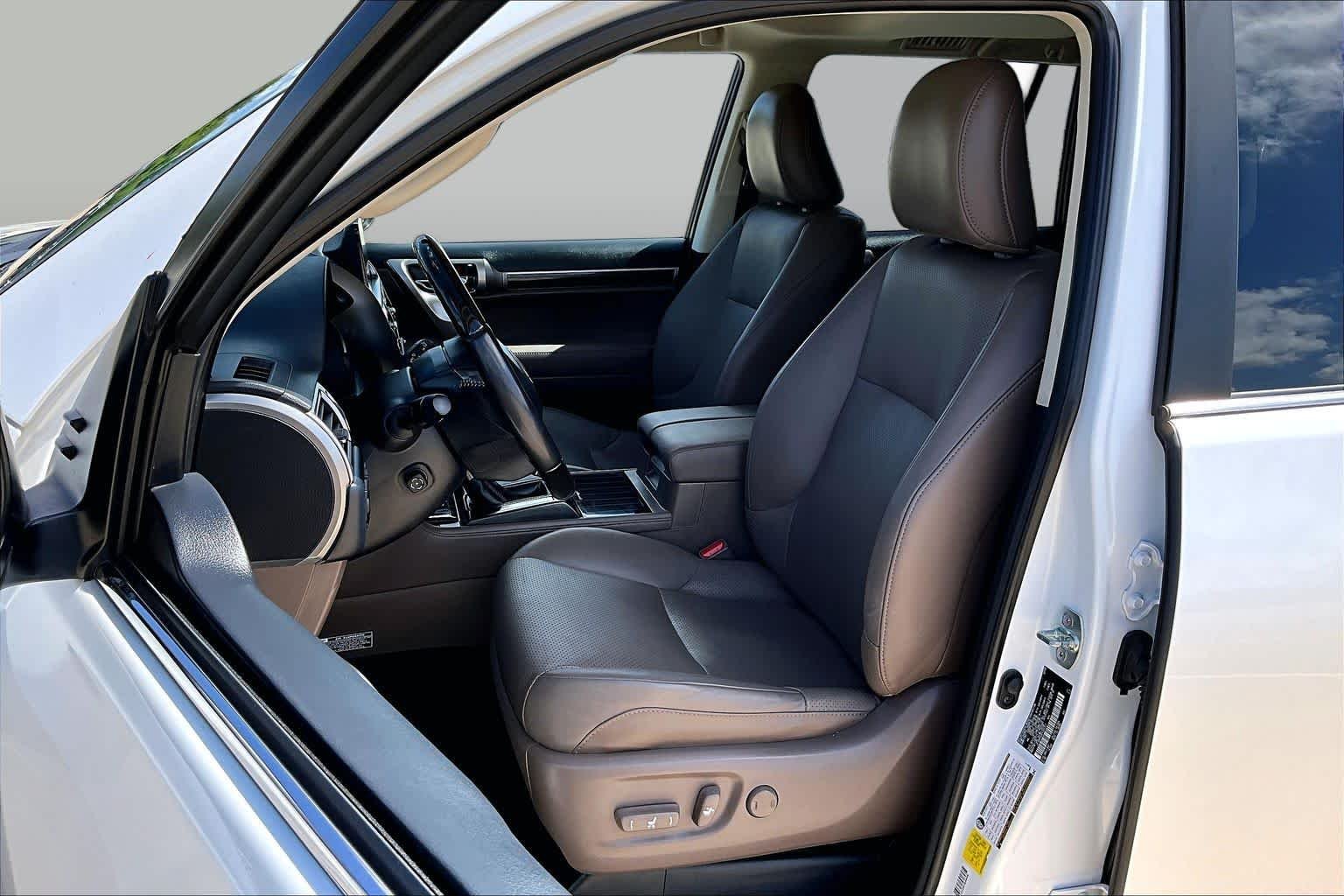 Used 2023 Eminent White Pearl Lexus Luxury image 8