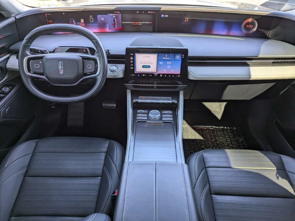 Used 2025 Blue Lincoln Reserve image 16