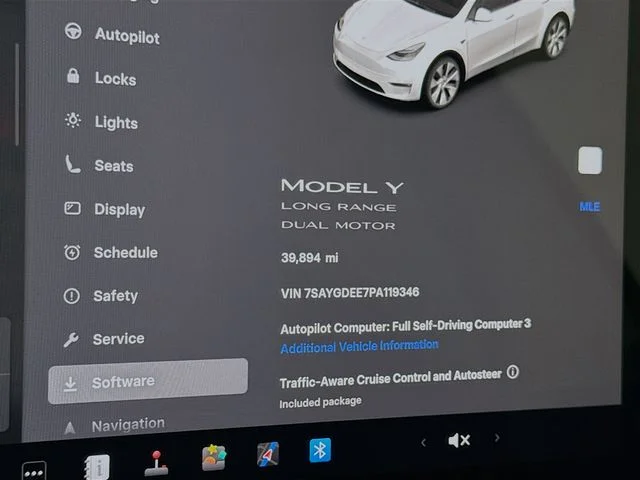 Used 2023  Tesla Long Range image 11