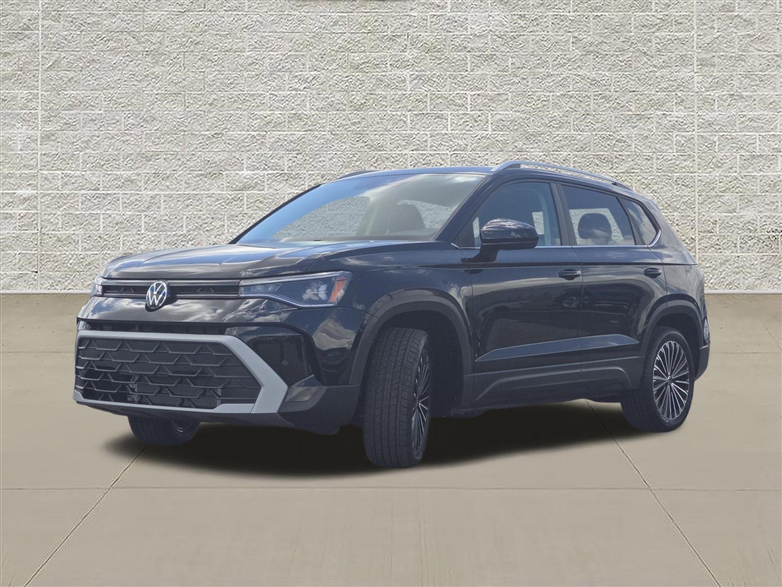 New 2026 Deep Black Pearl Volkswagen SE image 3