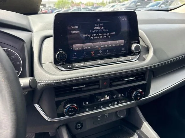 Used 2024 Gray Nissan SV image 20