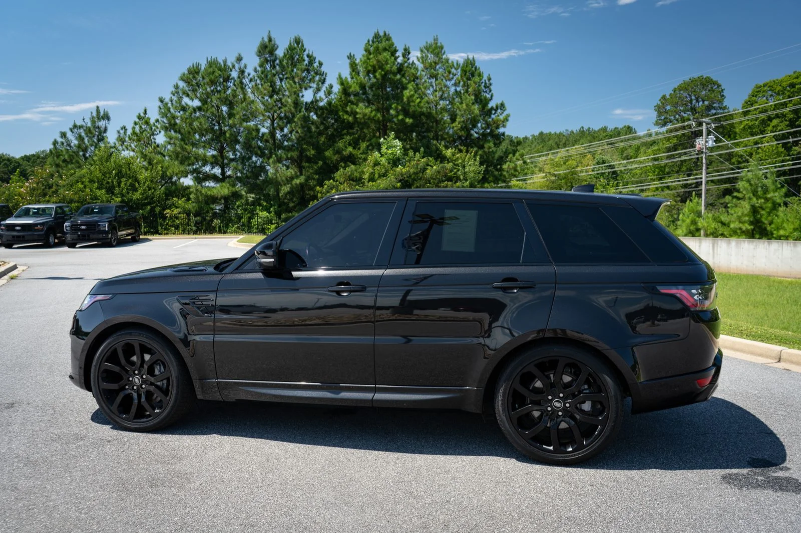 Used 2022 Black Land Rover HSE Silver Edition image 7