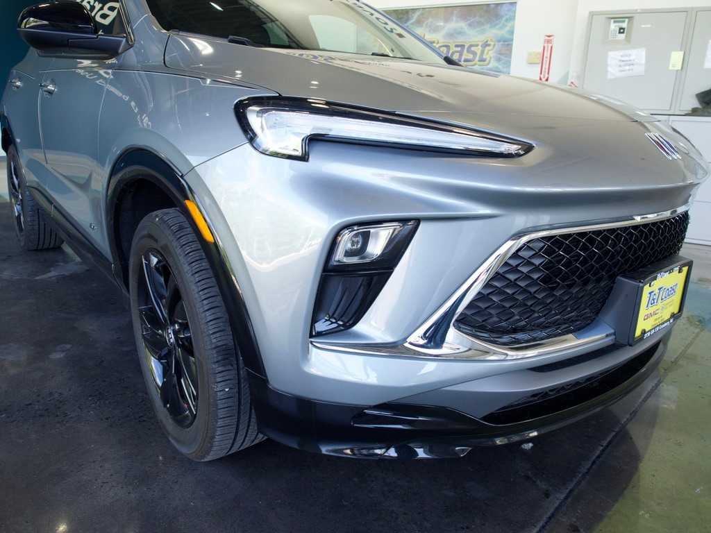 2025 Buick Encore GX Sport Touring - Photo 12