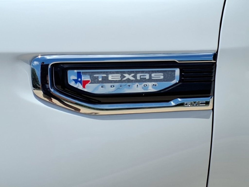 New 2026 Summit White GMC SLT image 10
