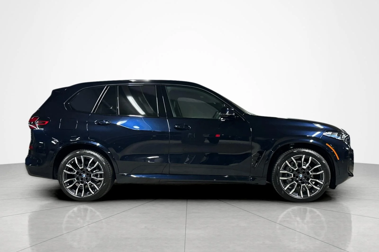 New 2026 Carbon Black Metallic BMW xDrive40i image 6
