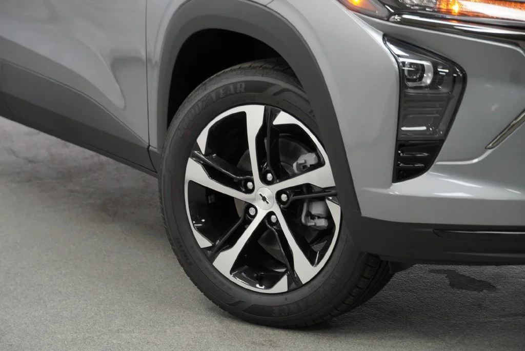 New 2026 Sterling Gray Metallic Chevrolet 1RS image 8