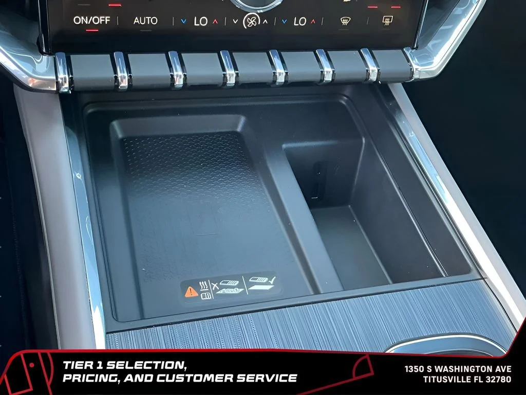 New 2026 Glacier White Tricoat GMC Elevation image 30