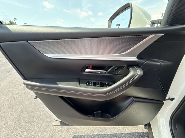 Used 2024 White Mazda Preferred image 13