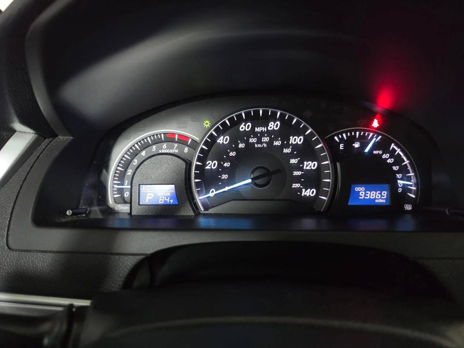Used 2012 Gray Toyota LE image 31