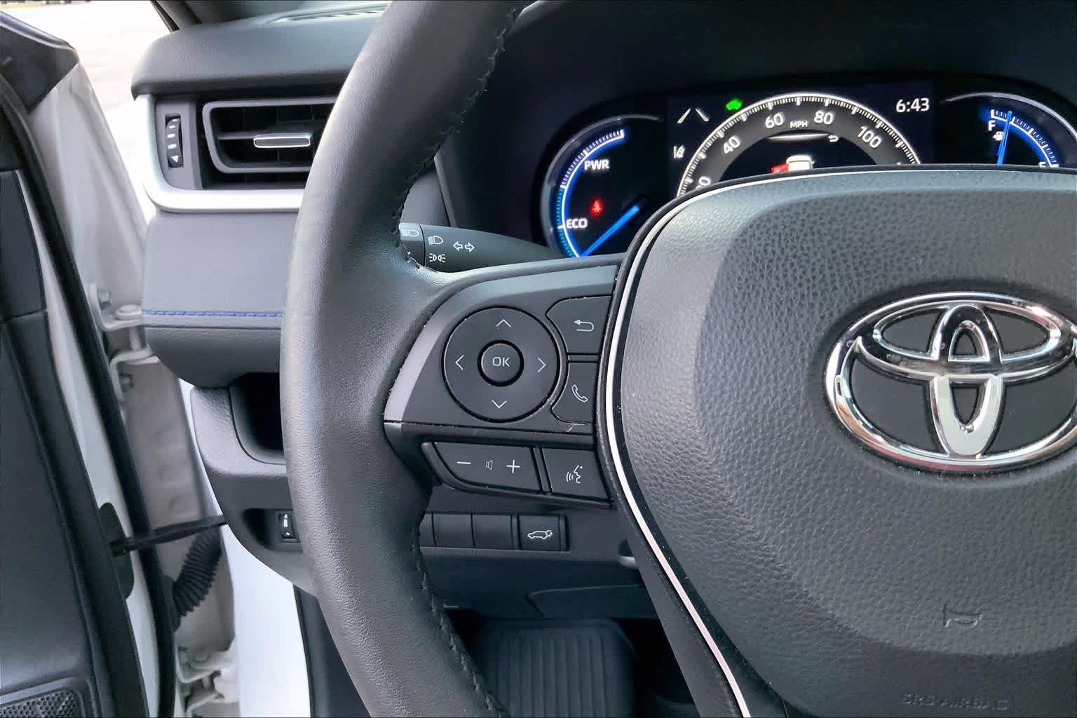 Used 2023 Wind Chill Pearl/Midnight Black Metallic Toyota Hybrid XSE image 23