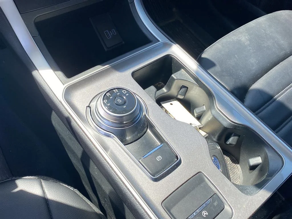Used 2023 Oxford White Ford SEL image 15