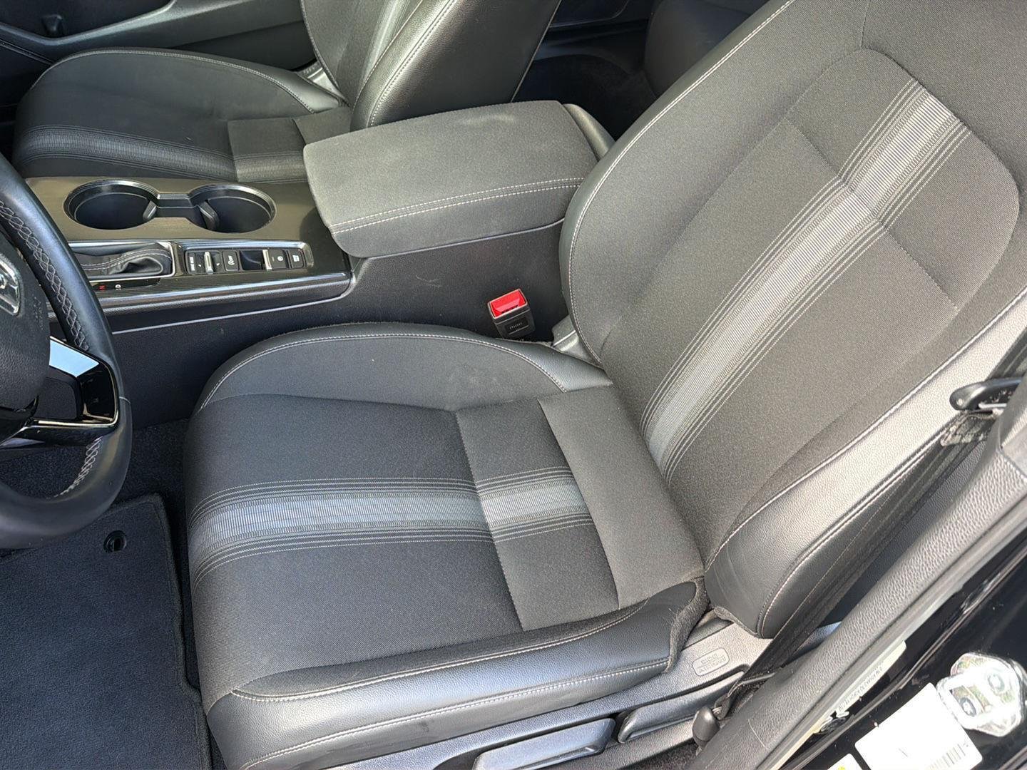 Used 2025  Honda Sport image 27